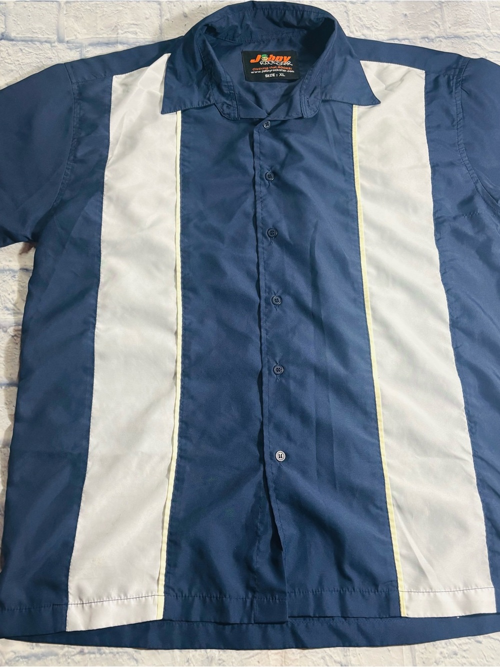 Men’s Johnny Rockstar Blue/White Stripped Button Up Tee Size XL